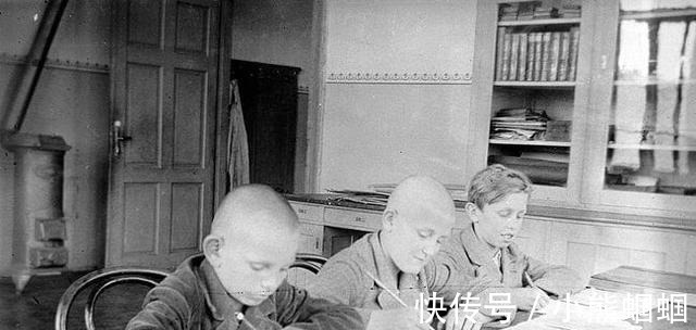 这19张老照片,似乎在某一瞬间,让人感到一丝诡异