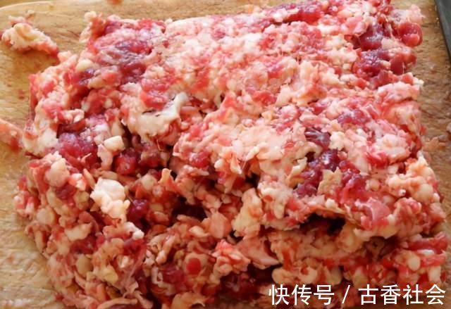 炸肉丸子时,谨记“2做1不做”窍门,丸子外焦里嫩,放凉也不硬