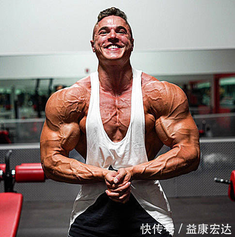 力量训练|健身撸铁11年,打造了一副夸张地“背阔肌”极具视觉冲击