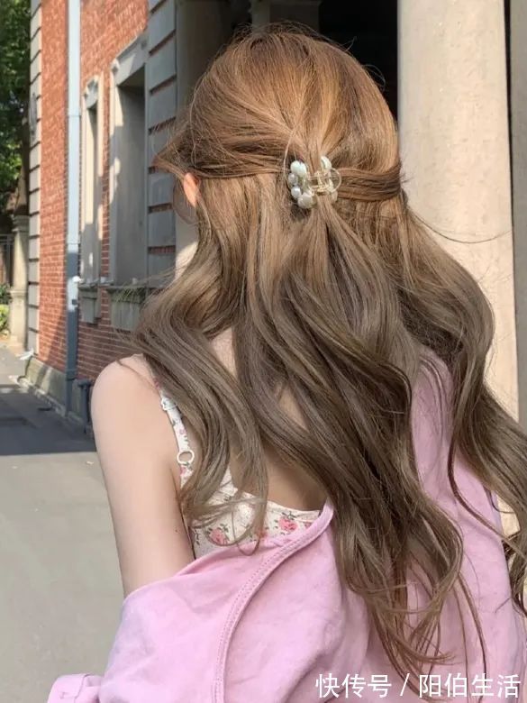 元气满满 是时候染发了!今夏流行这6款发色,太显白了