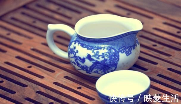 鬼推磨|存钱和不存钱的人,四十岁之后,往往在以下五个方面,区别很大