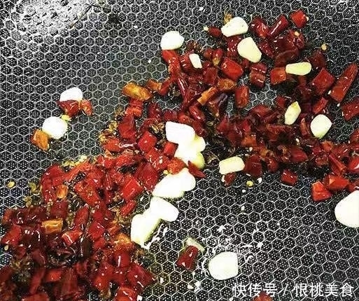 干煸豆角:家庭版的做法,又快又好吃,几分钟搞定的美食~