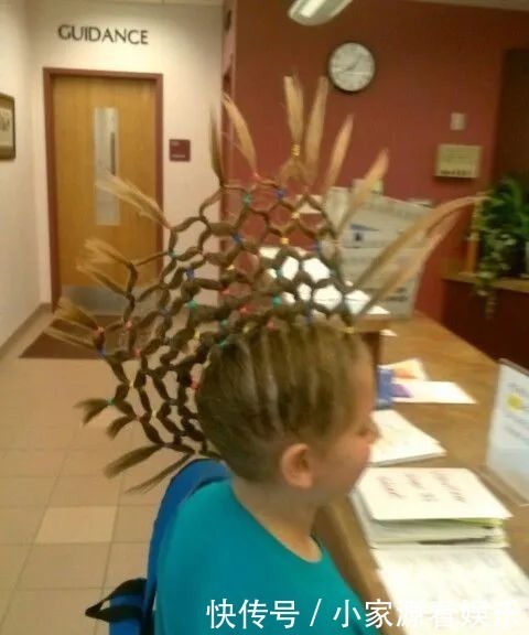 后脑勺|这外国人的奇葩发型,肚子都笑破了皮!哈哈哈哈哈哈!