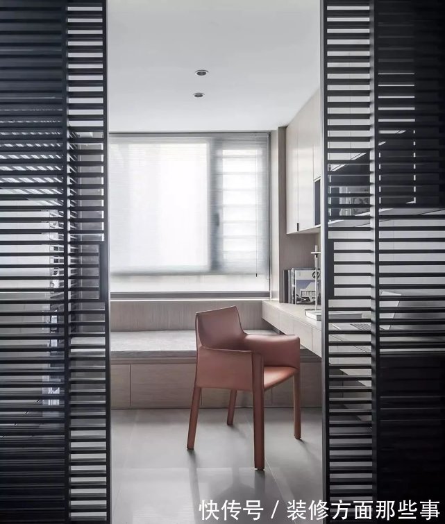 百叶|160㎡现代简约风,木饰面+黑色百叶,通透高级有气质!