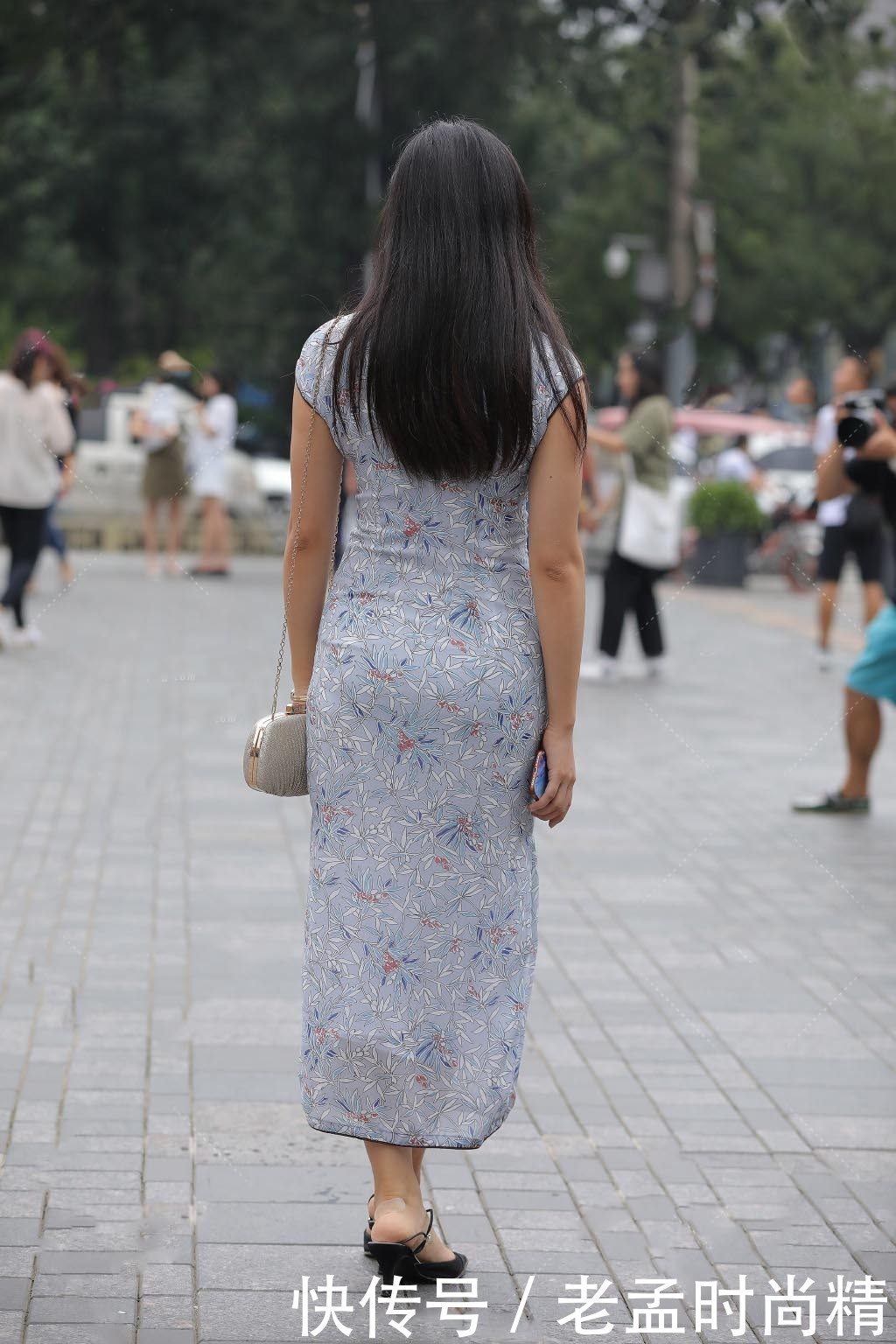 雅致|街拍:偶尔选择旗袍出行,让你分分钟秀出优雅吸睛的造型,雅致又耐看