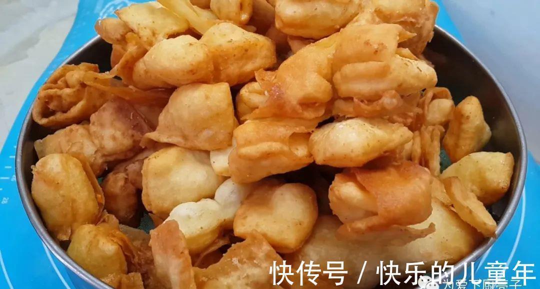 蕉叶不要买着吃了，教你一种新吃法，焦脆香甜，全家老少都抢着吃