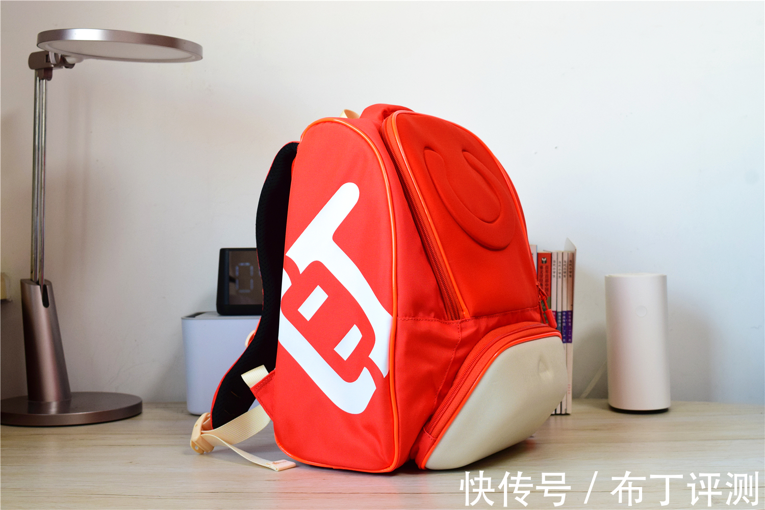 书包|悬浮减重设计,送给孩子更好的开学礼物,能抗菌还能减压护脊!