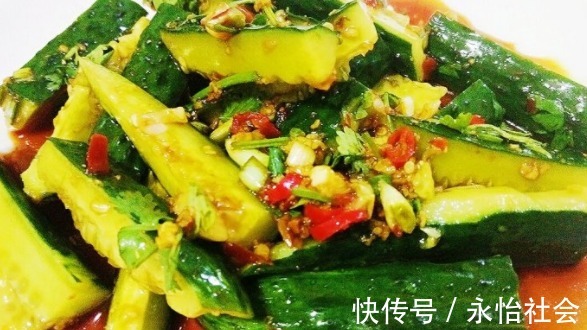 凉拌黄瓜|凉拌黄瓜别直接加盐腌了,大厨教你一招,黄瓜爽脆入味特好吃!