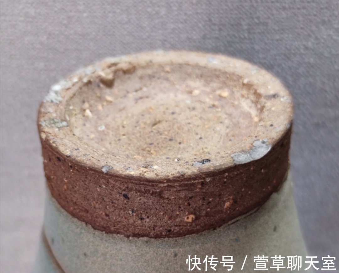 瓷器&瓷器鉴赏:钧釉梅瓶,与真品相差甚远