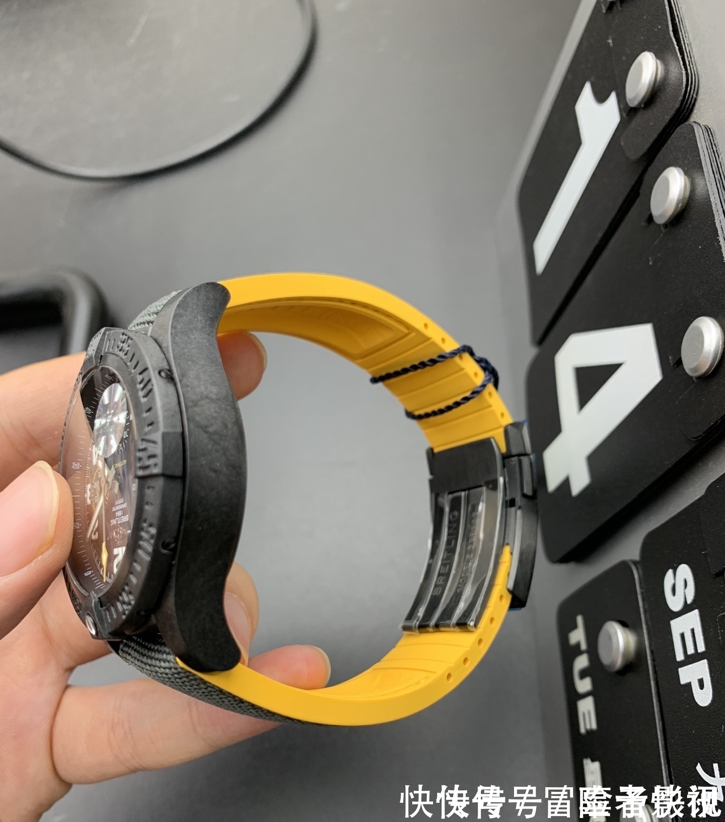 大富 大富说表:【GF究级新作】百年灵复仇者飓风系列45mm计时码表