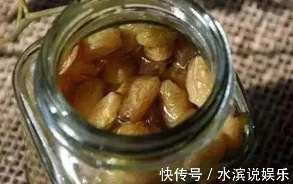 葡萄干水|葡萄干生吃好,还是泡水吃好很多人没吃对,难怪吃了1月没效果