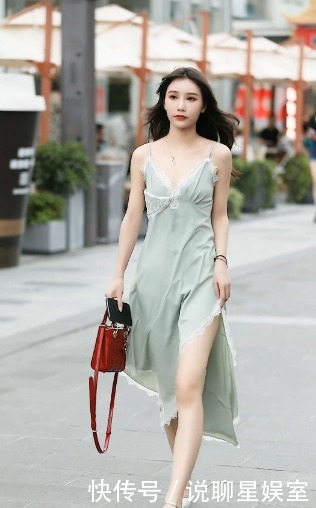 长裙|今夏开始流行薄荷绿,吊带蕾丝长裙尽显优雅,好气质这样穿就够了