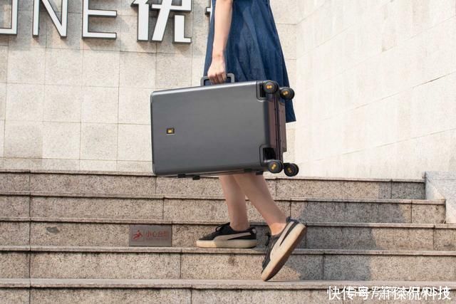 稳固安全，便于携带，说走就走的地平线8号power行李箱