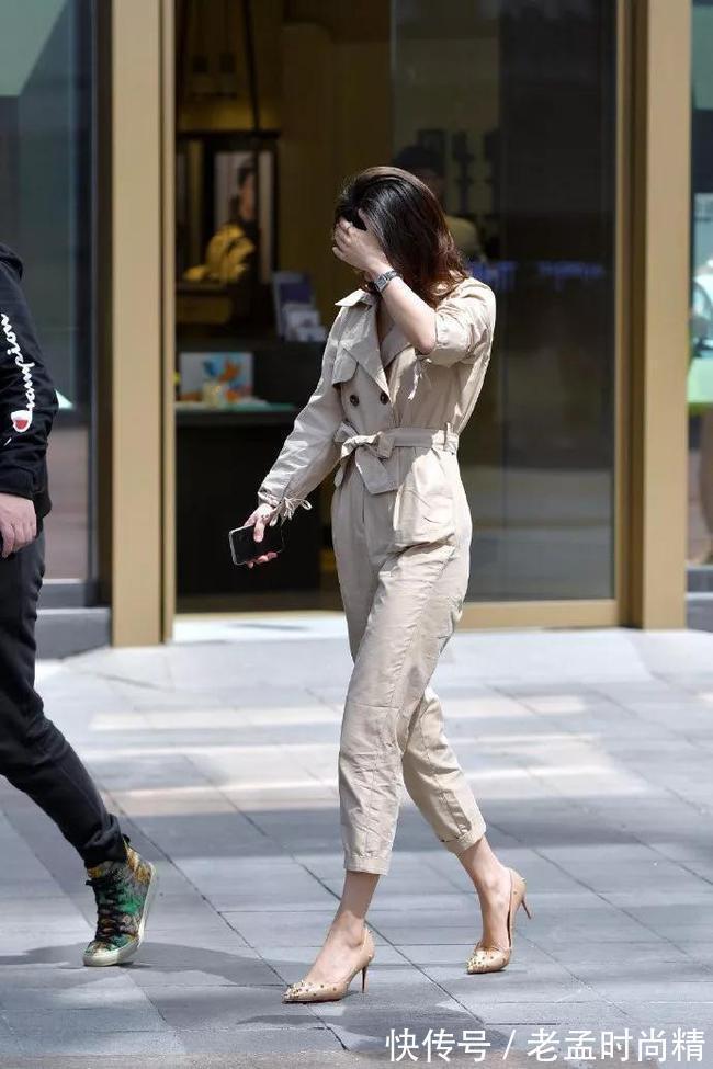 气质 街拍美女:高跟鞋气质穿搭,让你秀出优雅的女神魅力