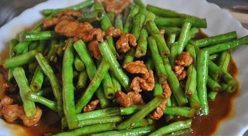 芸豆角|豆角炒肉，豆角有人焯水有人直接炒大厨都不对，难怪不好吃