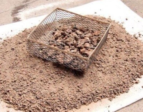  不停|养花别再买营养土，盆里掺1把“废料”，土壤疏松透气，花开不停