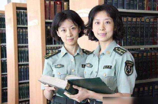 女兵|99年因阅兵走红的双胞胎女兵,拒绝高薪商业合作,她们后来如何