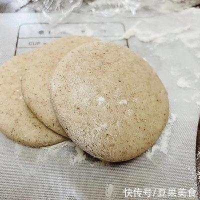 圆饼皮|这道美味可口健康控糖全麦春饼比米其林大厨做的还好吃