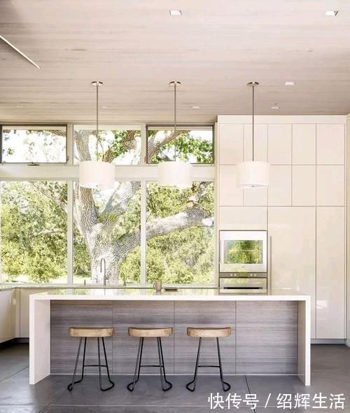 泳池|山中造个别墅,院中百年古树,庭院、壁炉、泳池,奢侈生活美如画