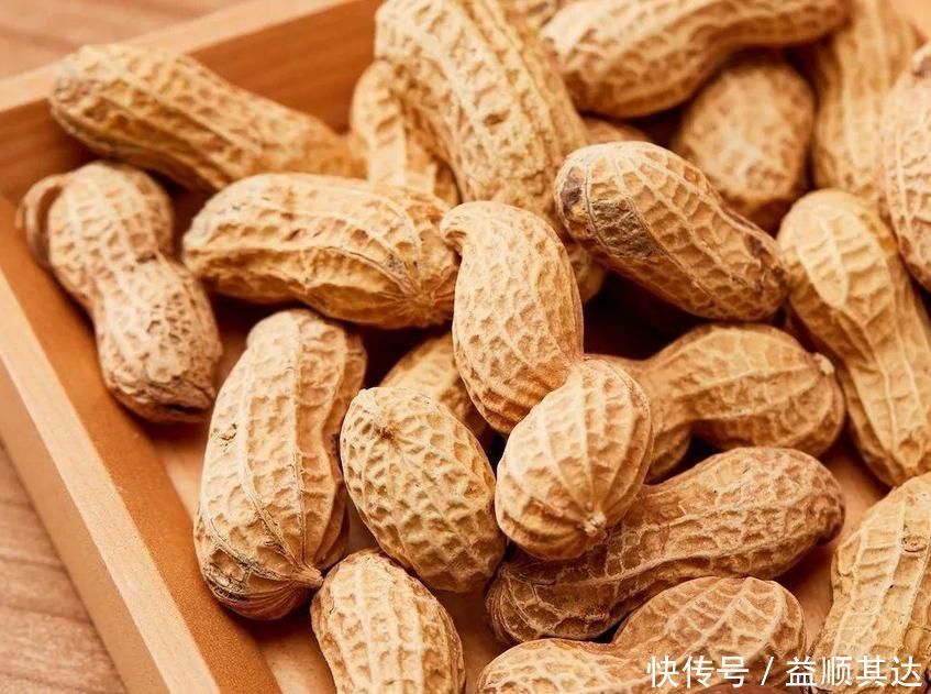 花盆|养花离不开花肥，怎么正确发酵花生壳？一共三步，一步不能少