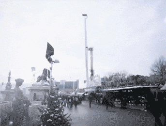 |搞笑GIF:超模小姐姐,你的一次失误,又何必行此大礼?