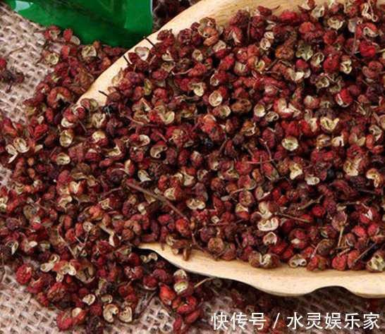 湿气|一把花椒能治5种病，驱赶一身湿气，到了80岁，也无白发！