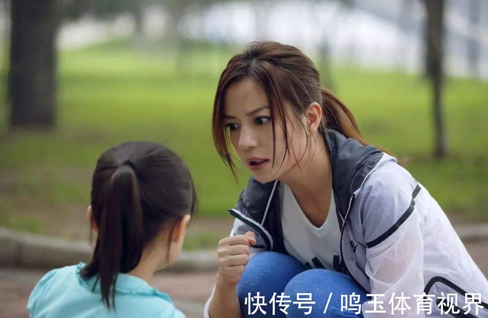 是非对错|李玫瑾教授表示,娃有这些行为要下狠手打,越大越管不了