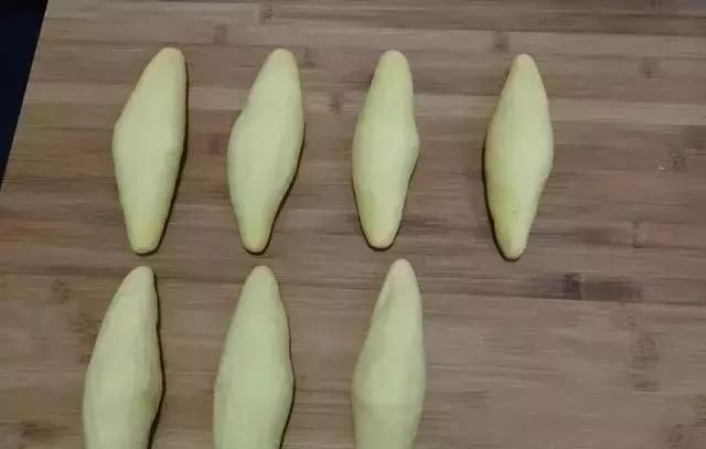 面粉|一碗玉米面，三个鸡蛋，不用烤，不用炸，蓬松柔软，比面包还好吃