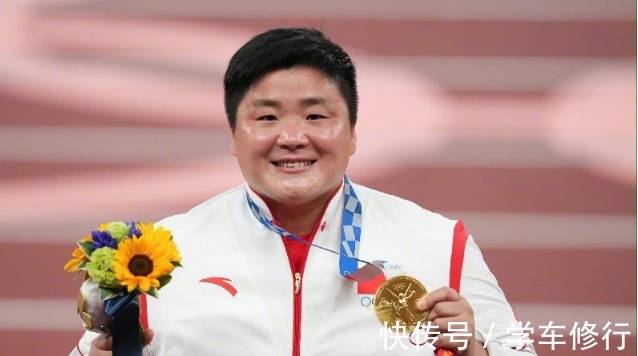 修饰|奥运冠军巩立姣撞脸暖羊羊,身材虽然“大码”,玩起叠穿却很时髦!