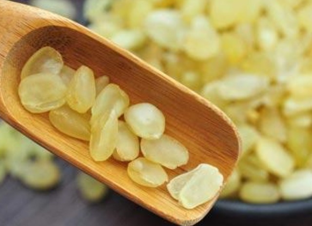 铁皮石斛|45岁后的女人别太节俭,5种零食日常吃点,或能补充雌激素