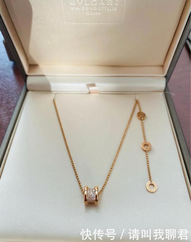 饰品|女生公认的大牌项链黑天鹅掉色严重，小蛮腰精致，蒂芙尼很抢手