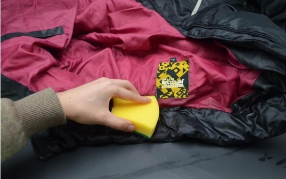 羽绒服领子上的这块布，还有如此神奇的“用处”，早知早受益