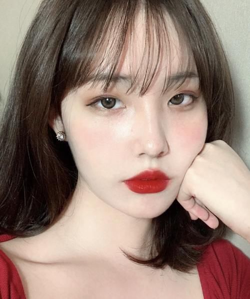 纪梵希|秋冬季节,这几款口红颜色还是很不错的,特别适合黄皮的女生