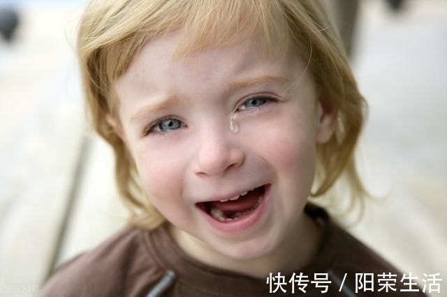 父母|父母常给孩子灌输这些思想,将来不仅容易没出息,还会过得很窝囊