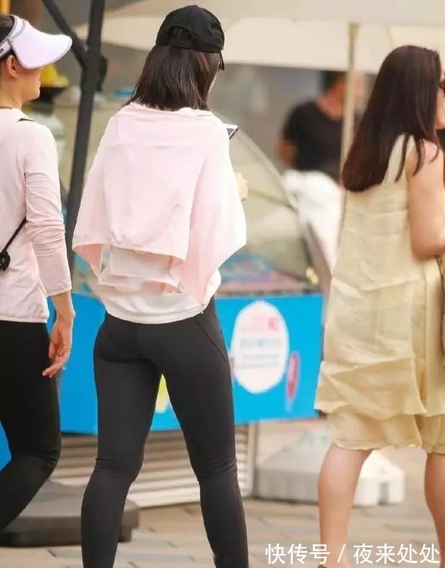 弹力 修身弹力的紧身打底裤,彰显你的潮流个性,充满时尚艺术感!