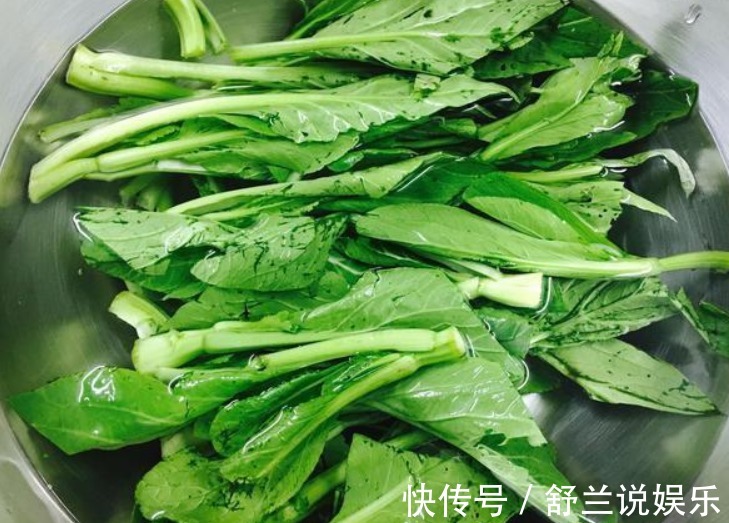 炒青菜不要慌，多加“一步”，青菜香嫩又青翠！