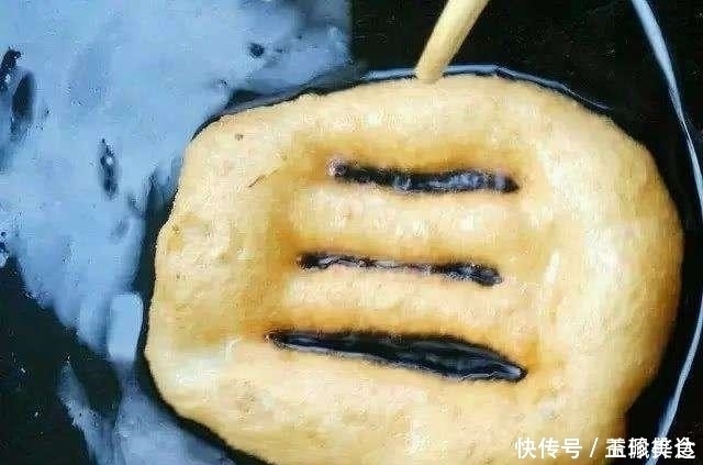 面粉|两个鸡蛋一斤面粉，自制早餐饼，简单美味，又酥又香，比油条好吃