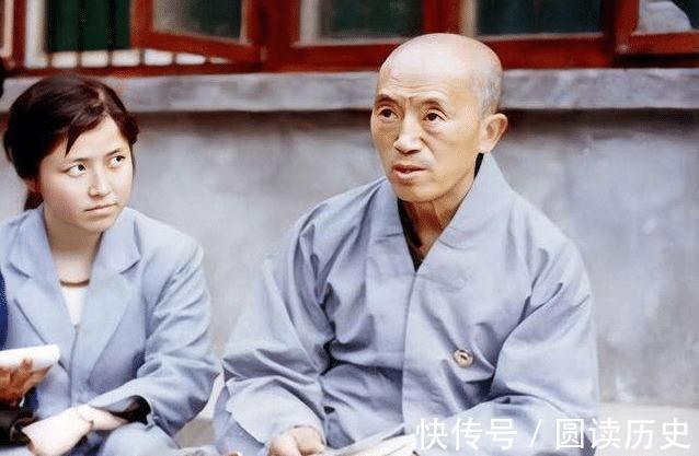 武僧们|少林寺的“海灯法师”,77岁二指禅倒立成名,圆寂后徒弟道出真相