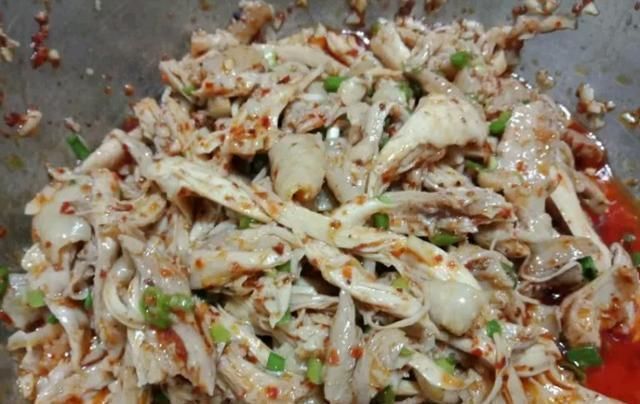 早餐面条这样做，大人小孩都爱吃，吃上十天都不会厌