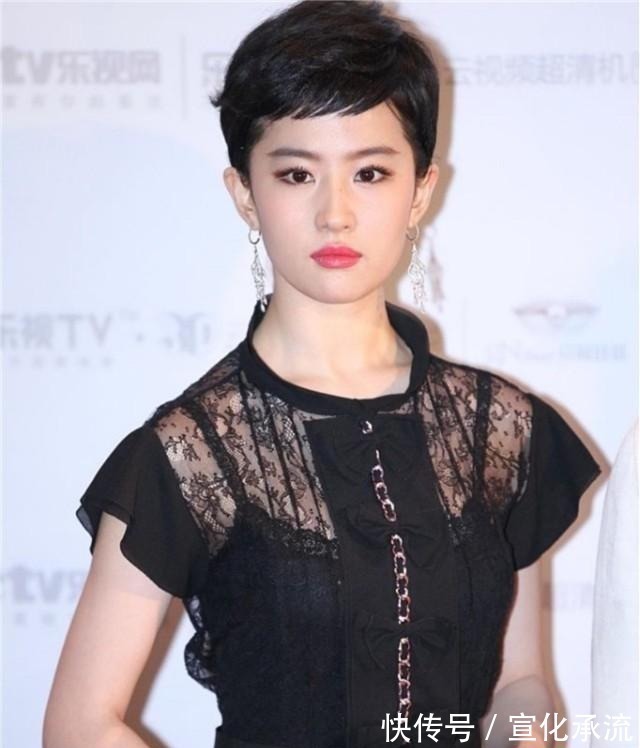 穿搭 奔四的女人尽量别留短发,很土!推荐这5款发型,太减龄!