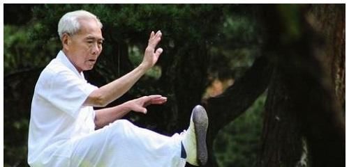  长寿|百岁老人告诉你：长期吃1种食物，避免3大短命习惯，想生病都难