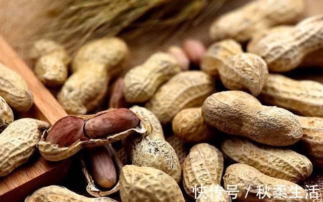 坚果|花生被称为“长寿果”，但营养师提醒：吃错可能会对身体健康不利