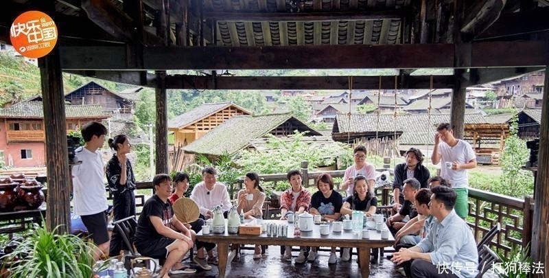 黄磊老师 《向往5》首期节目就迎来“关系户”黄磊老师亲自带成员露脸