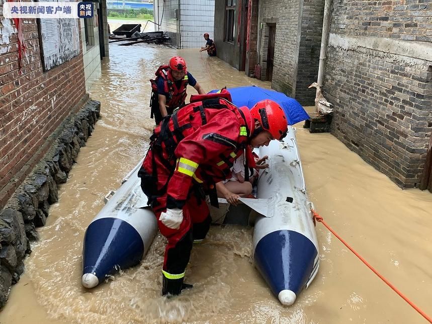 消防|贵州天柱遭暴雨突袭 消防紧急疏散群众77人