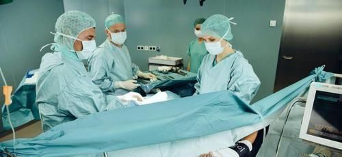 自愈能力|剖腹产划伤孩子头部,医生很快就会好的,7年后家长找上医院