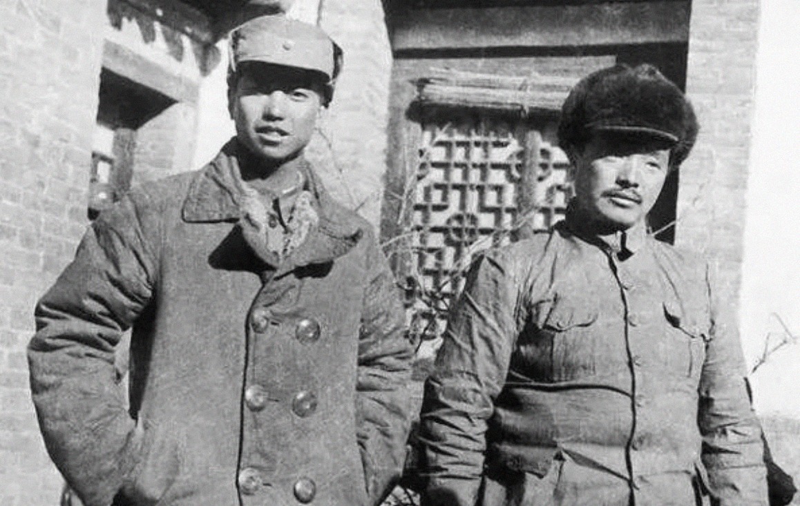 告诉|八路军帽子上的两颗扣子有何意义?这里告诉你真相