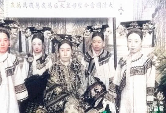 照片拍摄于|慈禧太后上色老照片:西逃回銮后幸临颐和园、美人迟暮时的模样