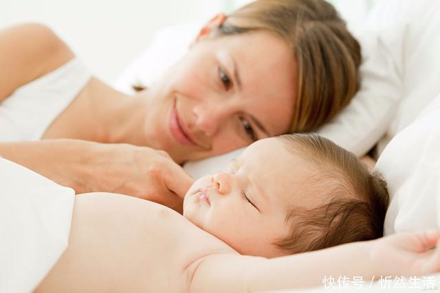 动作|“小点声,等会儿醒了你哄啊”,爸爸的动作,让妈妈笑喷了