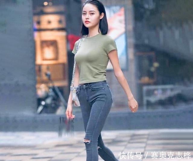 风情|穿牛仔裤提升时尚魅力,个性穿搭让人眼前一亮,展现时尚风情!