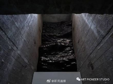 东京|东京上空飘出的大脸,创作者在上海也有作品